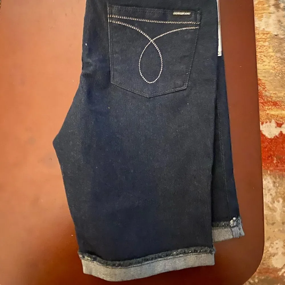 CALVIN KLEIN JEANS MID RISE SKINNY SHORTS